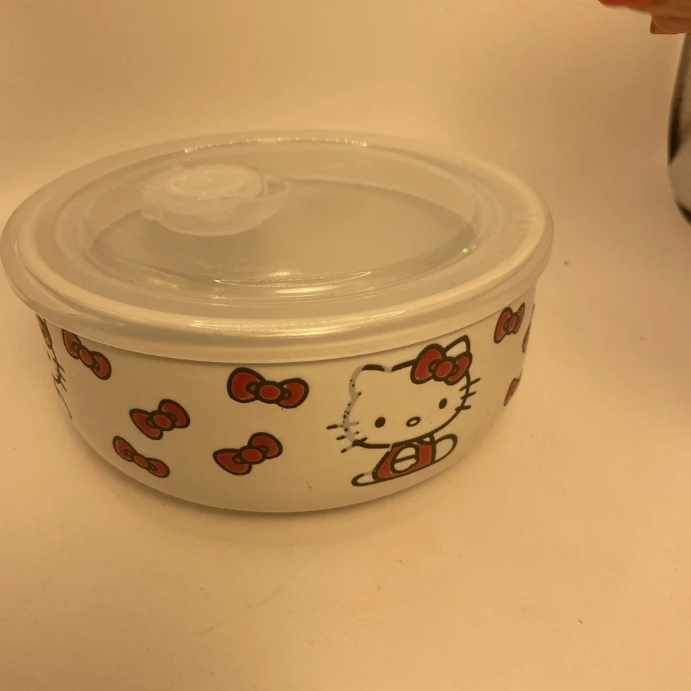 NEW Hello Kitty & Bows 6in Diameter Ceramic Food Storage Bowl w/Vented Lid‎